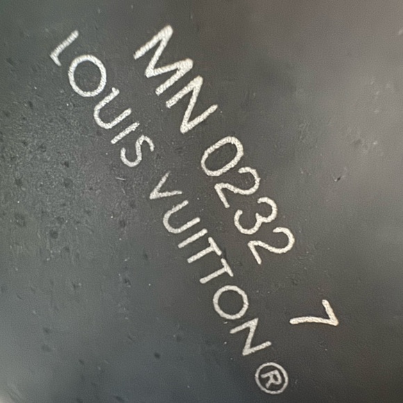 Louis Vuitton waterfront mule Sandals, size 8 USA - Picture 4 of 7